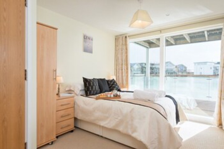Room 4 of 10