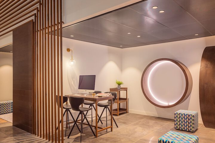 Entrance & Lobby