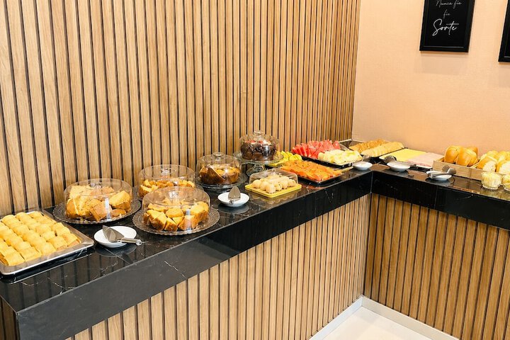 Dining 18 of 18
