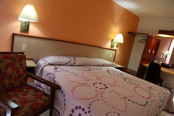 Room 15 of 78