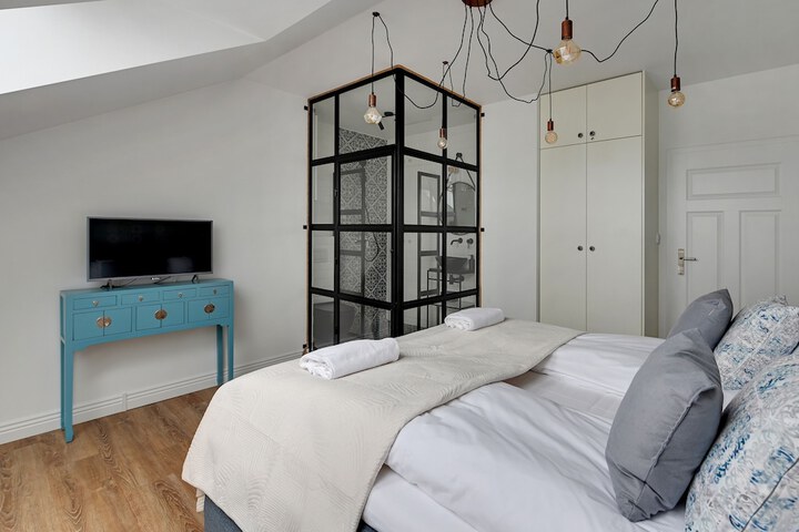 Room 7 of 181