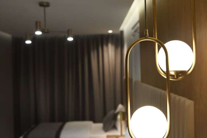 Room 8 of 32
