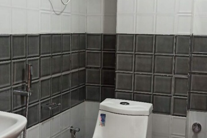Room 13 of 17