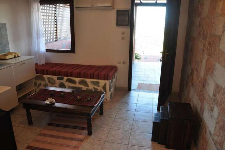 Room 5 of 6