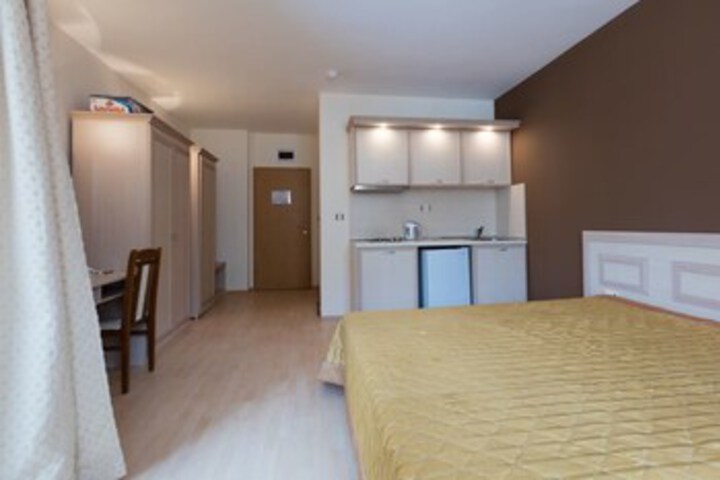 Room 11 of 20