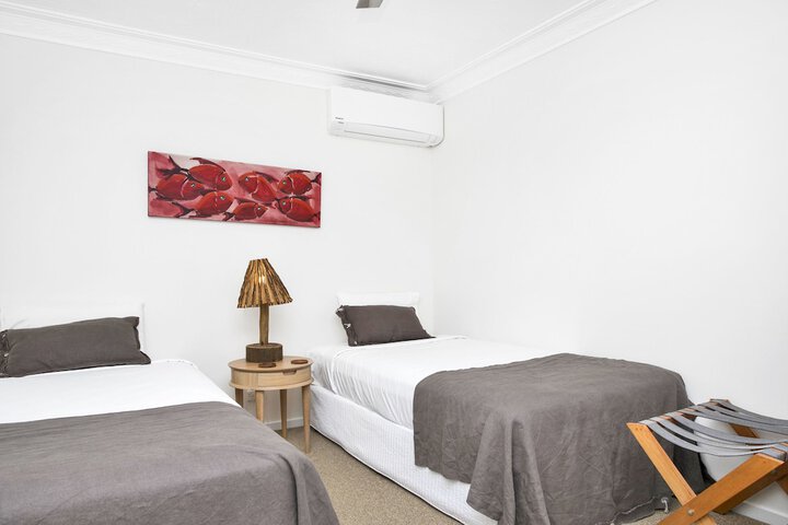 Room 5 of 90