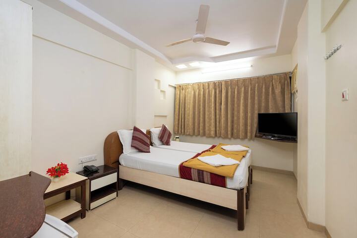 Room 7 of 75