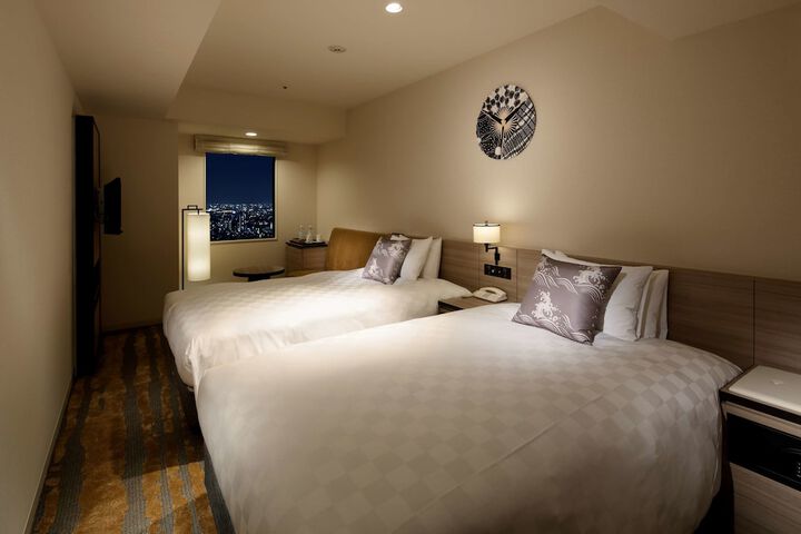 Room 13 of 122