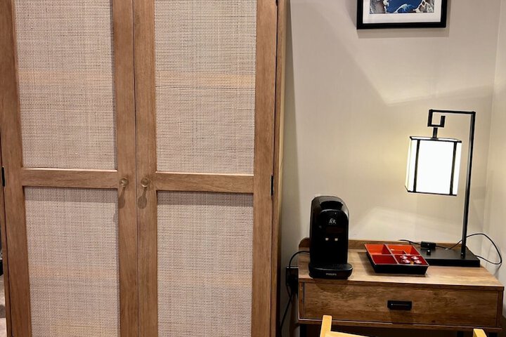 Room 7 of 11