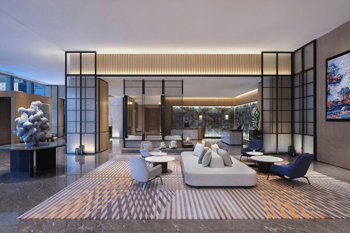 Entrance & Lobby