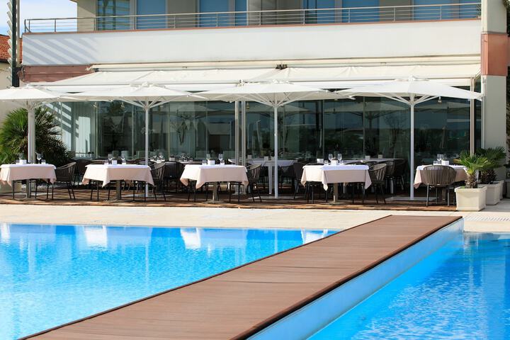Pool Hotel