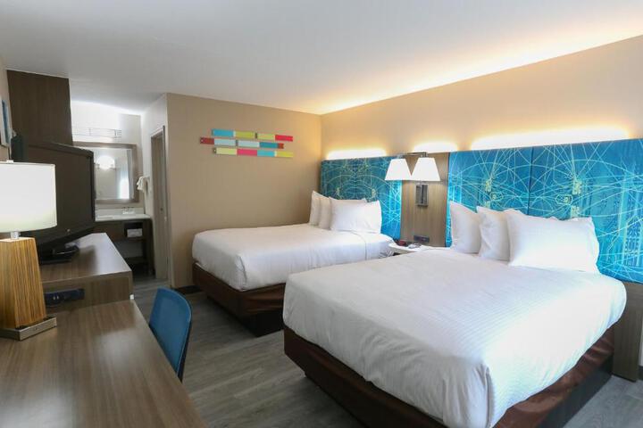 2 Double Beds (3 of 14)