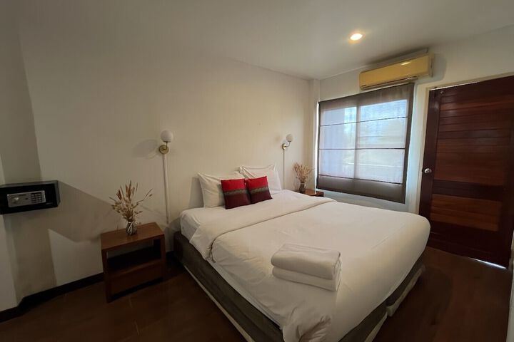 Room 93 of 149