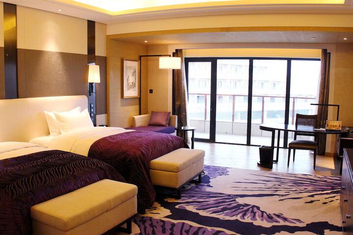 Room 4 of 62