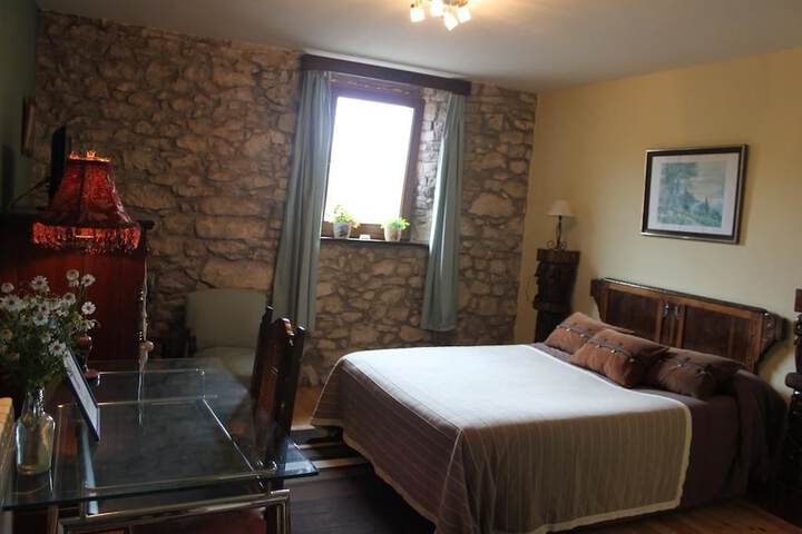 Room 4 of 20