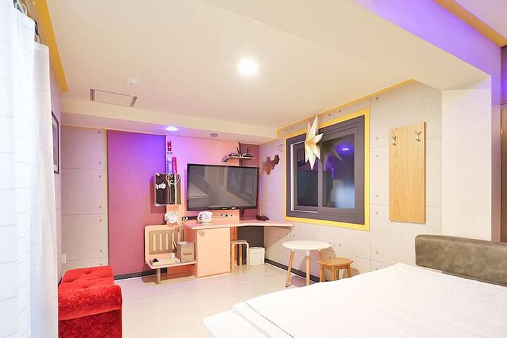 Room 12 of 23