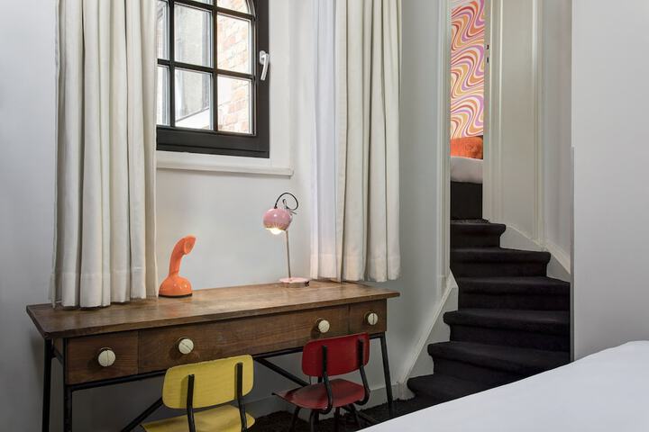 Room 34 of 63