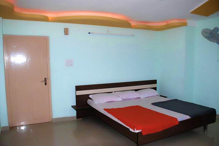 Room 2 of 7