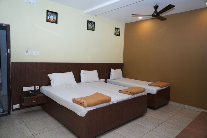 Room 12 of 21