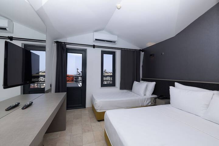 Room 15 of 52