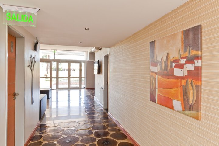 Ballroom/Hall 33 of 37