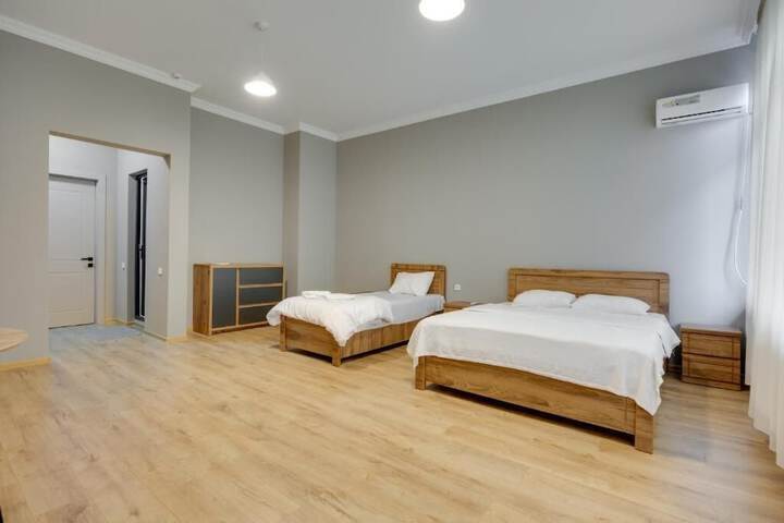 Room 12 of 24