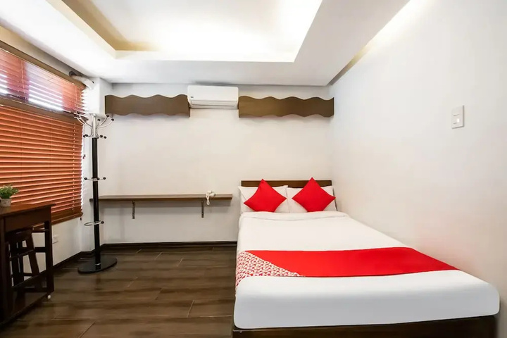 Room 3 of 18
