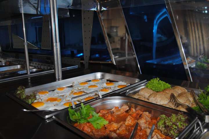 Dining 52 of 64