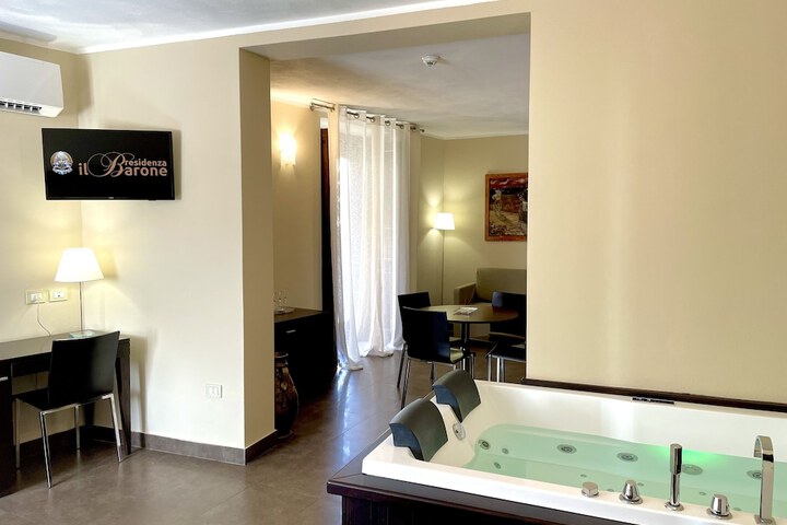Room 12 of 43