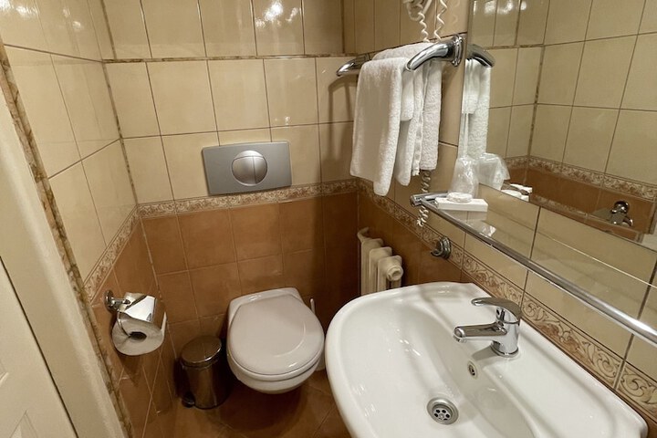Room 41 of 59
