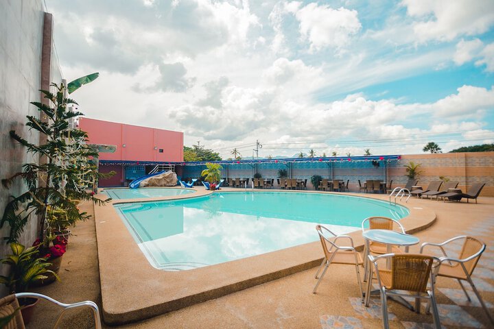 Pool 32 of 51