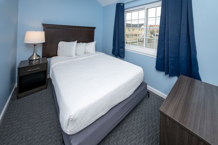 2 Double Beds (17 of 24)