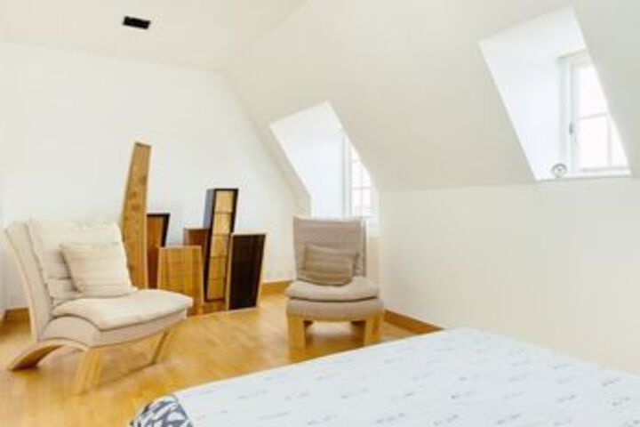 Room 8 of 19