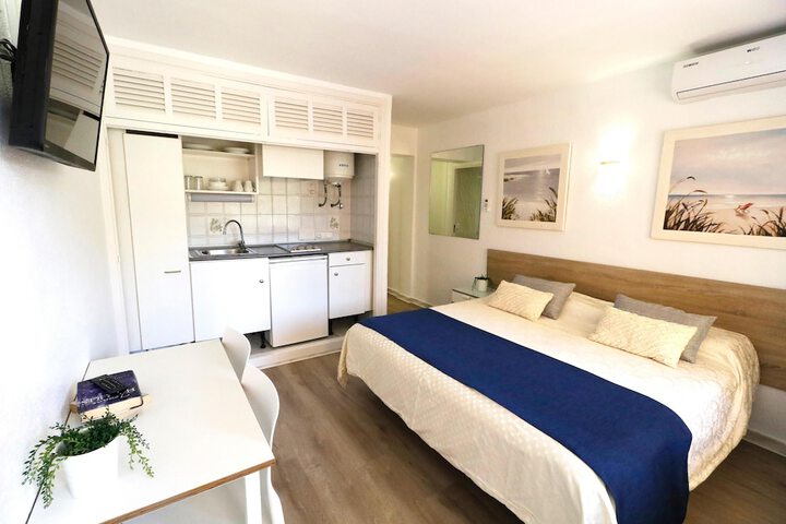 Room 10 of 43
