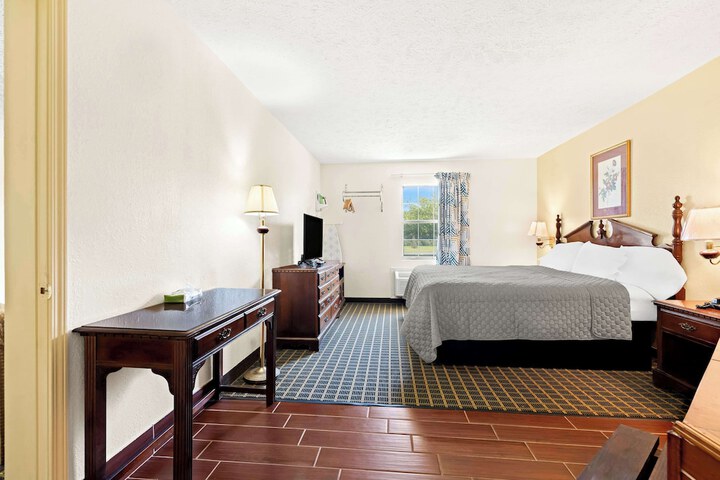 Room 18 of 27