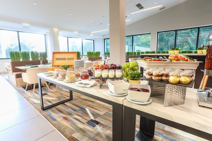 Breakfast/Coffee Service 84 of 108