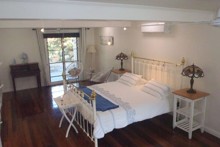 Room 4 of 40