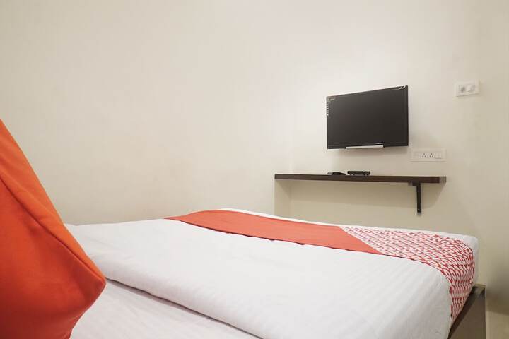 Room 12 of 18