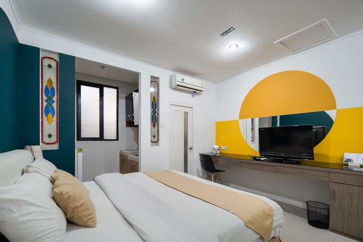 Room 8 of 15