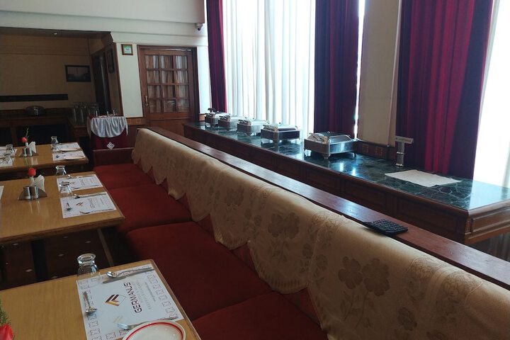 Dining 84 of 96