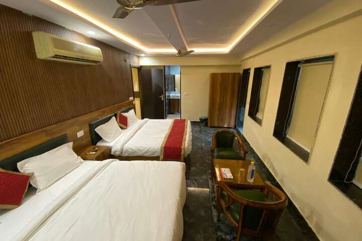 Room 2 of 7