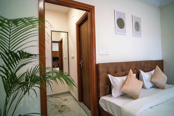 Room 42 of 75