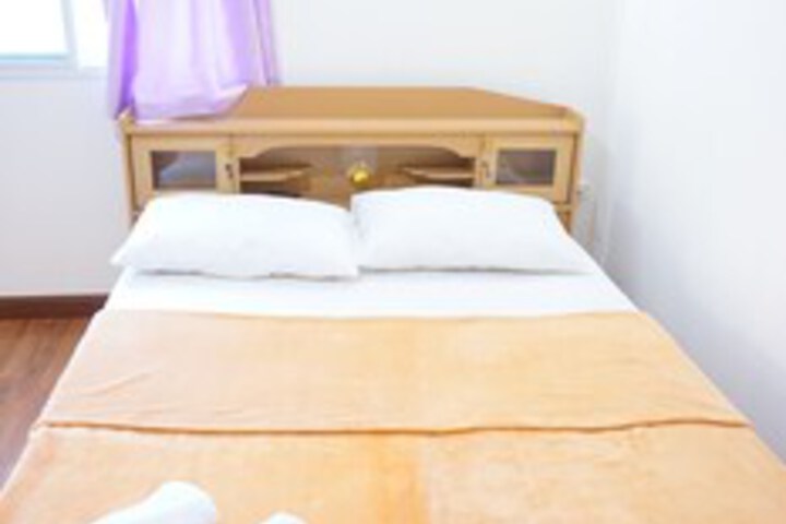 Room 18 of 28