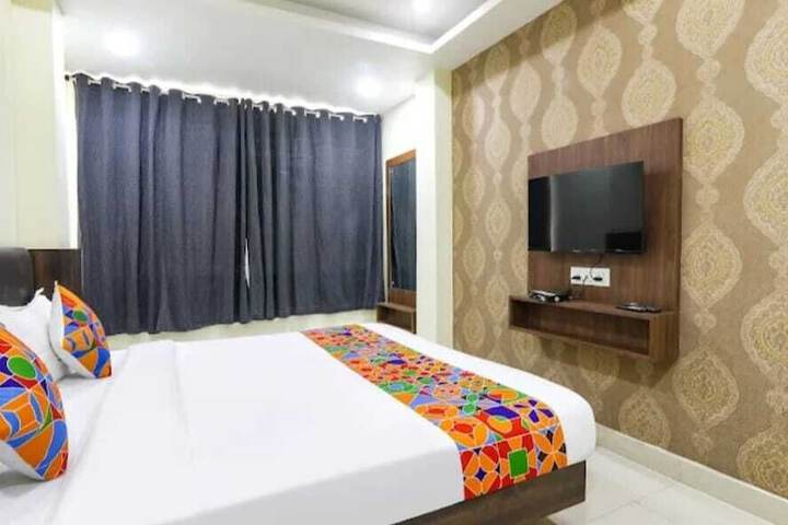 Room 2 of 16