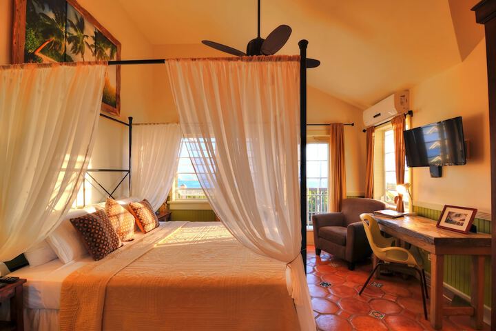 Room 2 of 75