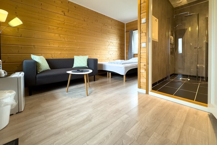Room 6 of 51