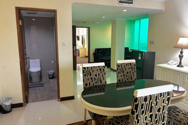 Room 7 of 28