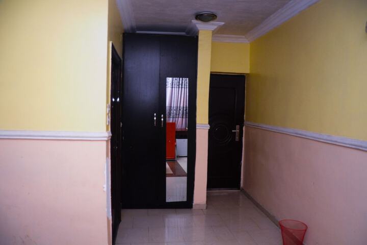 Room 7 of 18