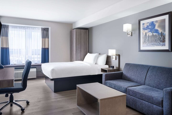 Room 10 of 31