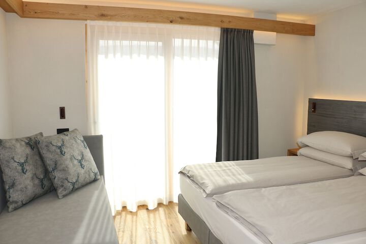 Room 14 of 131
